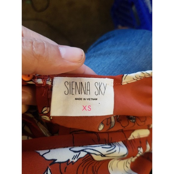 Sienna Sky Womens Blouse Size XS Floral Print Tiered Ruffle Sleeve Button Flawed - Picture 8 of 15